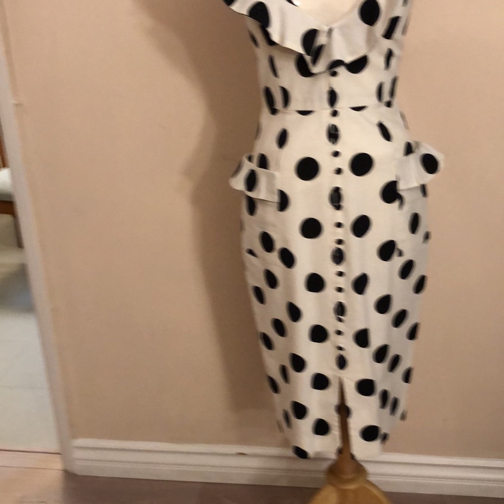Dress - Picture 4 of 10